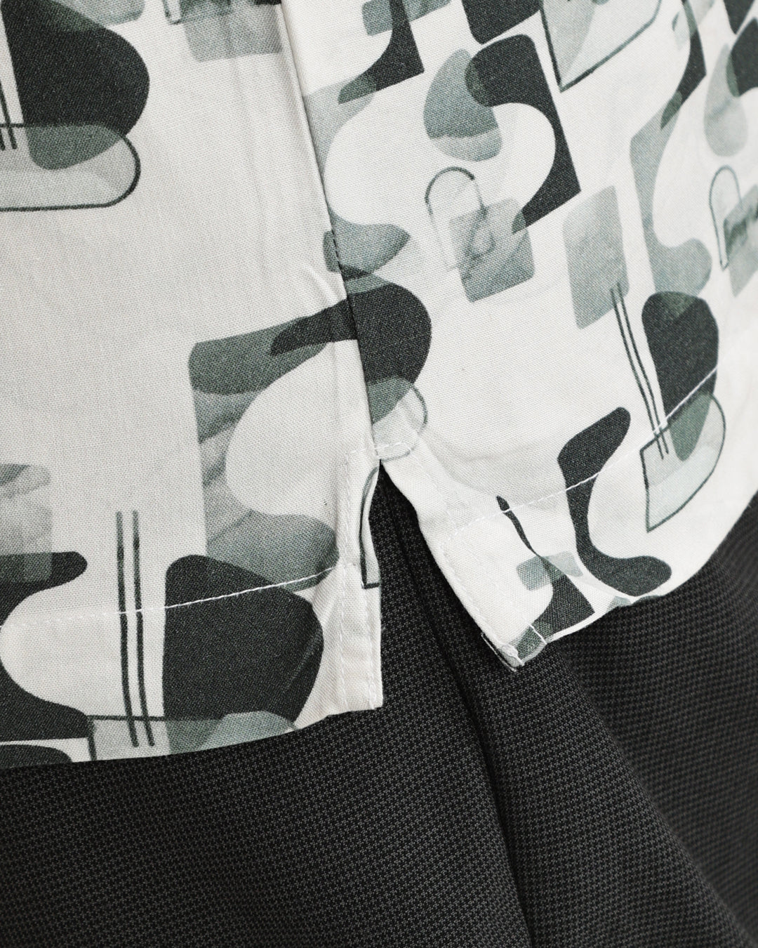 Cirex -  Regular Fit Viscose Abstract Print Shirt